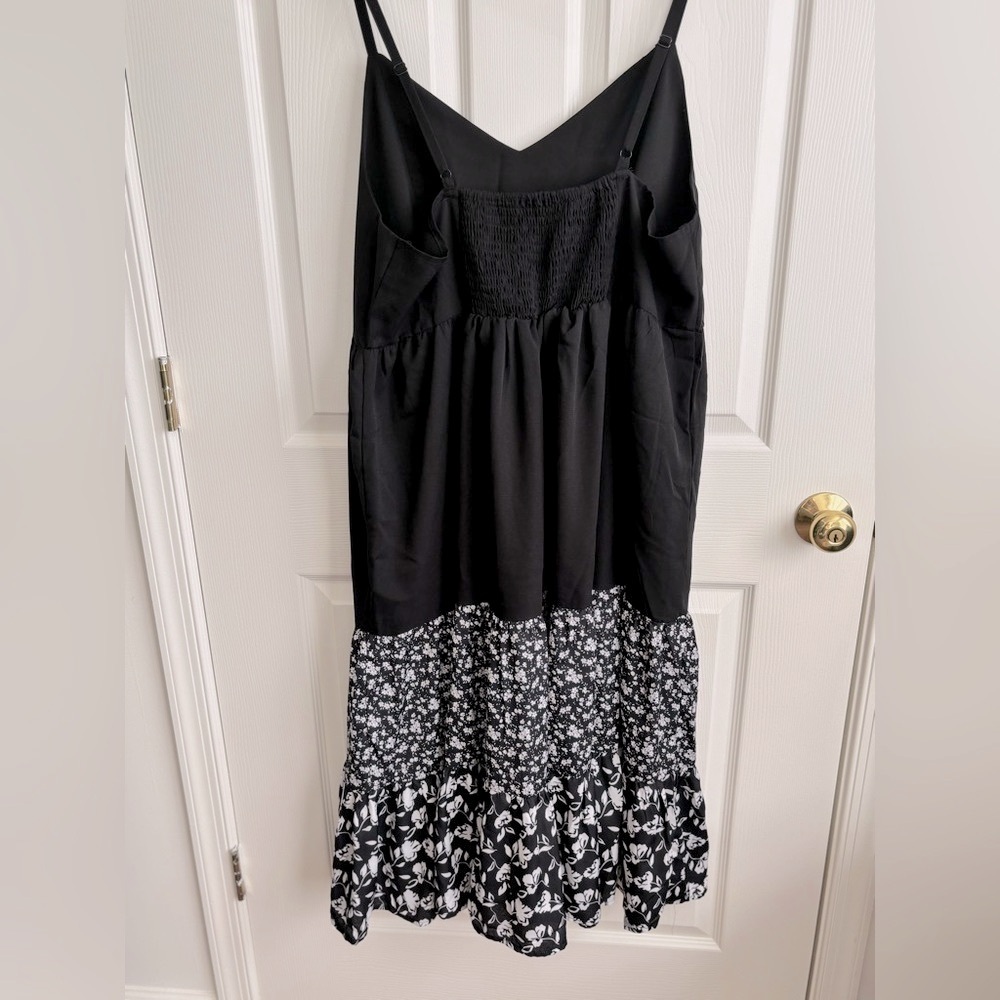 NWOT BLOOMCHIC PLUS SZ 18 RUFFLED LAYERED BLACK /WHITE HEART NECKLINE MAXI DRESS - Picture 5 of 13
